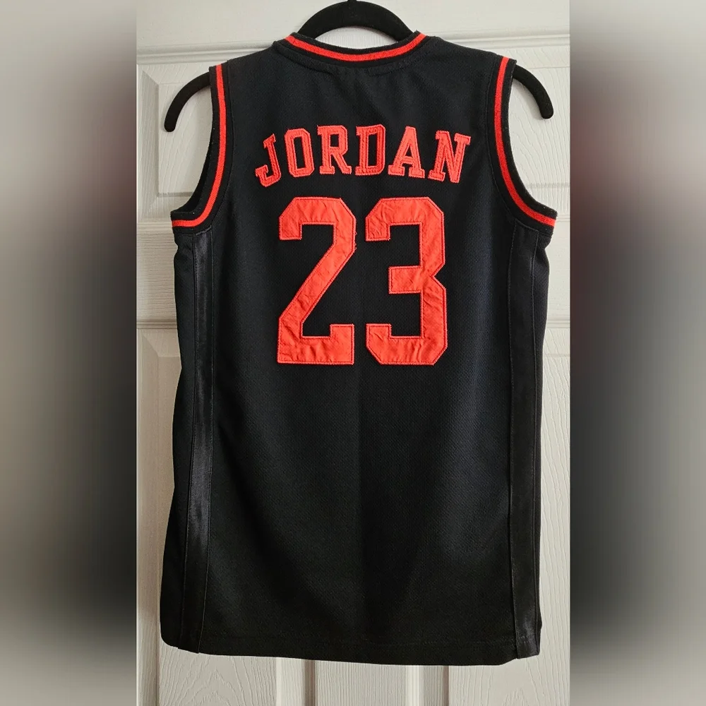 Air Jordan Jersey - Picture 2 of 5